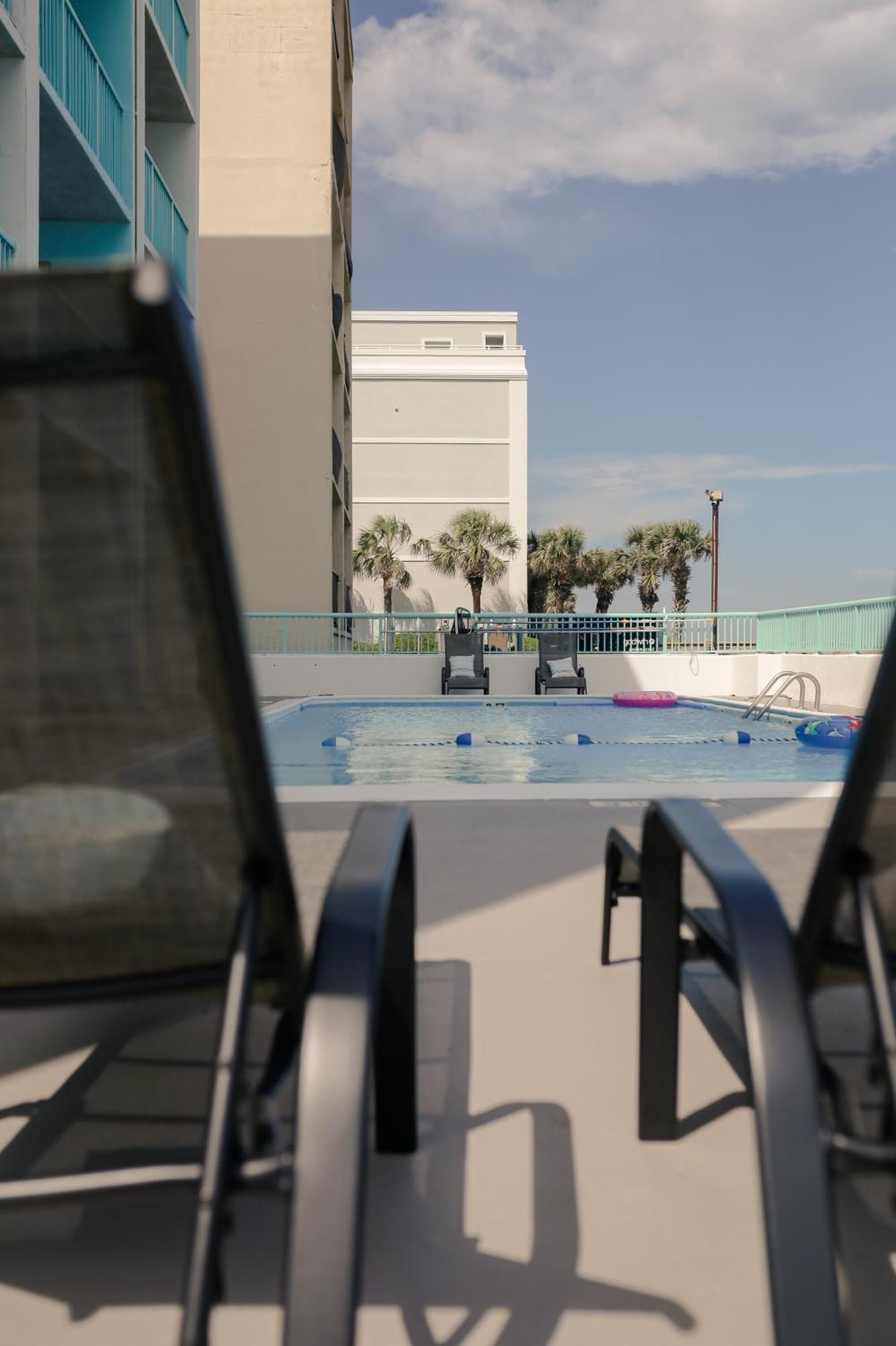 Southern Breeze Ocean Front Hotel Myrtle Beach Exterior photo